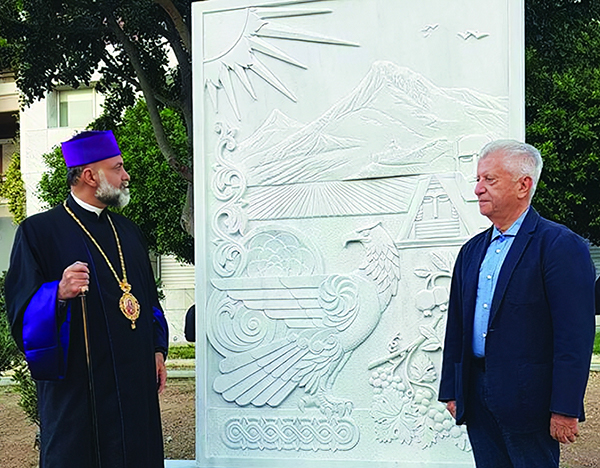 nea smyrni mnimeio ellinoarmenikis filias